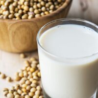 Mite 2 de la llet: Les llets d’origen vegetal són més sanes que les llets d’origen animal?